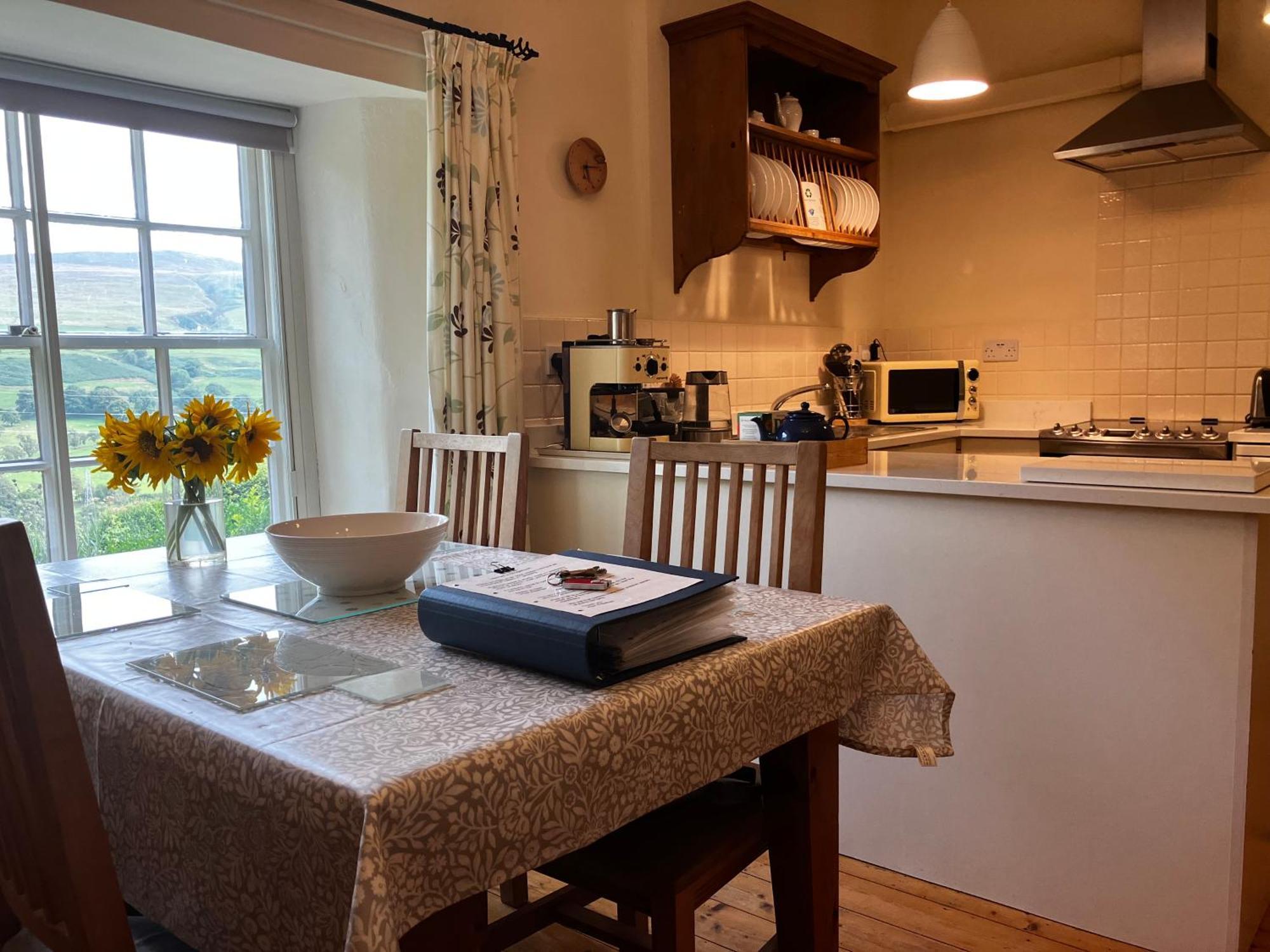 Plas Yn Yale With Mountain Views From All Windows 雷克瑟姆 外观 照片